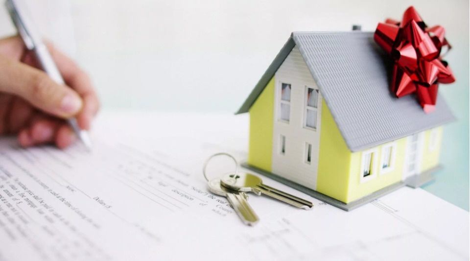 Правила уплаты налога при продаже подаренной квартиры изменились